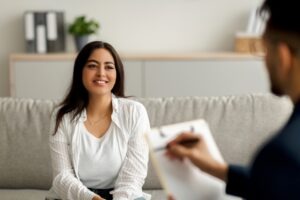 woman feeling uncomfortable at her therapist’s office